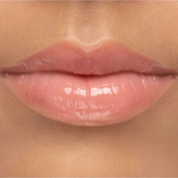 NEW! IL MAKIAGE LIP SERVICE LIP GLOSS
HI-SHINE LIP COLOR in PDA 574 - Picture 3 of 5